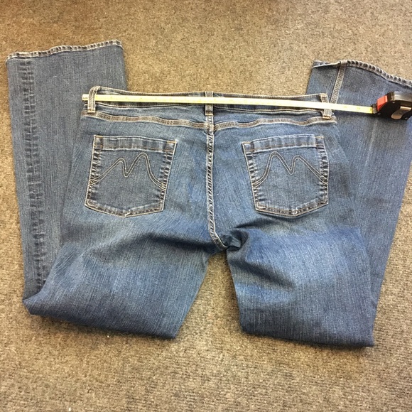 New York & Co 
Curvy Bootcut Jeans 
size 14 petite - Picture 3 of 9